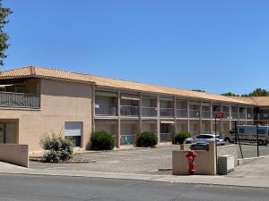Charmant T2 rénové avec clim, WiFi et parking à 15 min des Thermes de Balaruc-les-Bains - FR-1-553-229