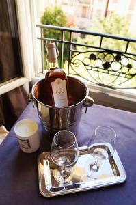 Charming studio overlooking a beautiful garden