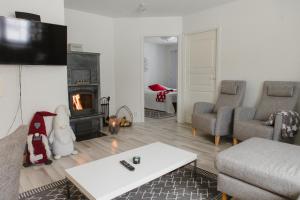 Paritalohuoneisto lähellä Joulupukin Pajakylää