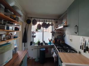 Appartement met 2 slaapkamers en tuin in Amsterdam