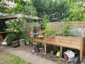 Appartement met 2 slaapkamers en tuin in Amsterdam