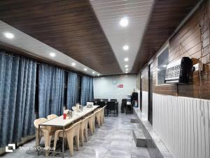 Silver Dew Resorts and Restaurant