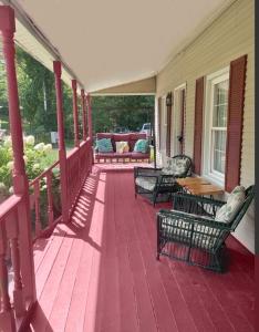 The Lazy Bear, Lake George