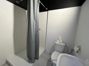 Grey Poznań Pokój z łazienką , Darmowy parking, Zameldowanie Bezobsługowe