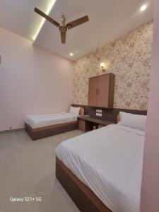 Green Villa - Peaceful Location, Luxury Rooms - 200 Meters from Bus Stand & 500 Meters from Udaipur City Railway Station