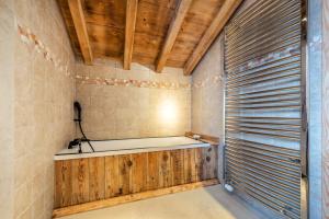 Chalets Chalet savoyard d'exception avec piscine chauffee : photos des chambres