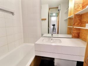 Studio skis aux pieds, animaux admis, 4 pers - FR-1-182-163