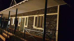 Vagamon 4 large family Rooms & 20 bunk beds apartment 8129835682