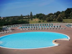 Appartements EPHE-MER TURQUOISE Appartement-5 pers-vue piscines-village vacances : photos des chambres