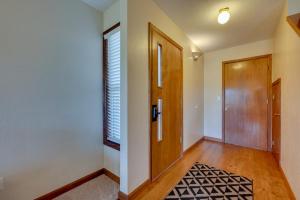 Loveland Townhome Walkable to Lake and Park!