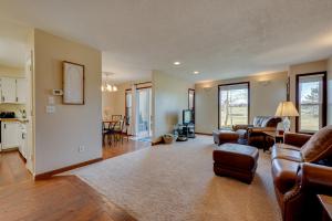Loveland Townhome Walkable to Lake and Park!