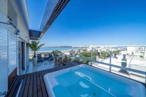 163 - Cobertura de Luxo com vista Mar em Mariscal