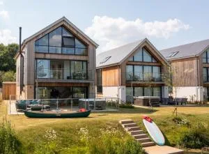 All Aboard ML53 HOT TUB Lakeside Spa - Oaksey