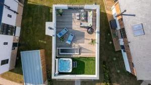 Mallards Way ML01 HOT TUB Lakeside Spa - Oaksey