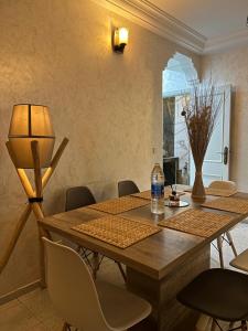 Bel appartement avec une belle vue sur la grande mosquée Hassan II et la mer