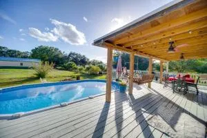 Moore Haven Getaway with Deck and Private Pool - Palmdale