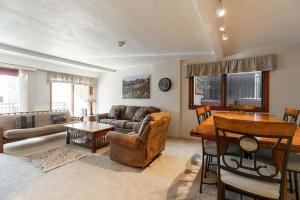 Breakaway West Ski Condo