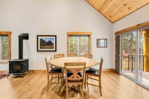 Experience Montana Cabins - Big Sky Cabin #1