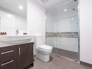 WhitsunStays - The Regal (2br2bth, Central)