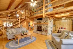 Lakefront Deerwood Home with Fire Pit and Grill! - Garrison