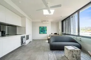 Radiant 2BR Top-Level Unit with Wi-Fi near Bondi Beach - Sydney