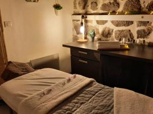 Maisons de vacances Gite Polignac, 3 pieces, 4 personnes - FR-1-582-58 : photos des chambres