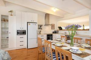 PORT WILLUNGA DREAMING a beach front experience