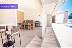 1001 Torres Los Yoses Apartamento con AC y parqueo full equipado