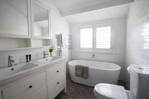 THE WHITE HOUSE luxury villa embedded in history