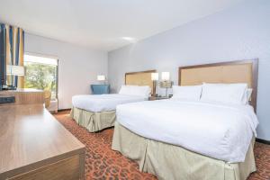 Room with Two Queen Beds - Non-Smoking room in Hampton Inn by Hilton Spring Hill