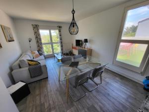 Studio rénové sur le port avec terrasse et parking privatifs, animaux acceptés - FR-1-92-778