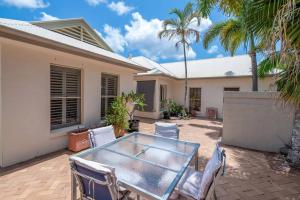 The Noosa Haven Luxe Waterfront Home