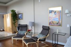 Romantic Spacious Suite with Salish Sea & Mountain Views at Seattle Luxury Estate