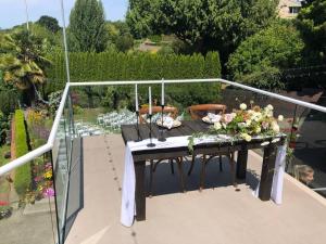 Romantic Spacious Suite with Salish Sea & Mountain Views at Seattle Luxury Estate