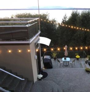 Romantic Spacious Suite with Salish Sea & Mountain Views at Seattle Luxury Estate