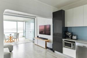 Tamarama Beachfront Apartment on Bondi to Bronte Walk
