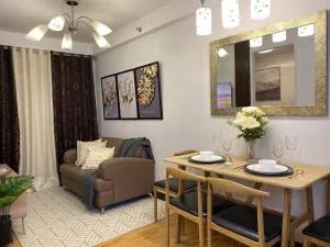 Jay's Condo @ Arrezo - Magamomo