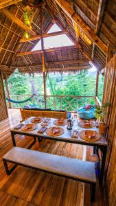 Barya Lang Villa- Native villa with jeepney room