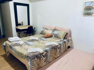 Studio with Balcony at The Loop Tower with Free Parking within Limketkai Center