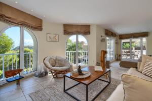 Flores by Aguilarent