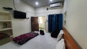 The Hotel Ambassador Inn