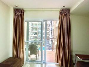 Sheryll Escapes - 218 La Grande, modern studio with hotel amenities!