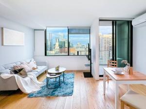 Brilliant 1B1B Skyline View Apt @CBD