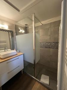 Appartements HYPERCENTRE - Entre charme & authenticite - Local velo : photos des chambres