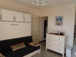 Studio avec terrasse au Lavandou - FR-1-308-105
