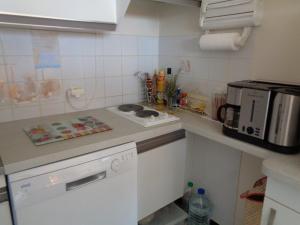 Studio avec terrasse au Lavandou - FR-1-308-105