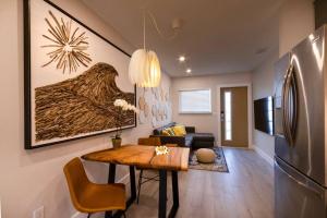 NEW! Chic & Cozy Lantana near the Beach & Flagler