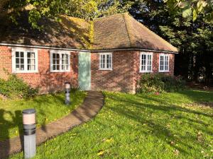 obrázek - Green Cottage in grounds of Grade II* Frognal Farmhouse