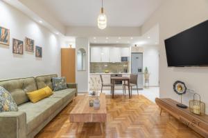 Elegance in Koukaki 5-Minute Away to Acropolis - Hotel 4 stelle a Atene
