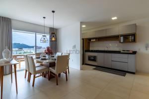 190 - Lindo apartamento a 50m da praia de Mariscal